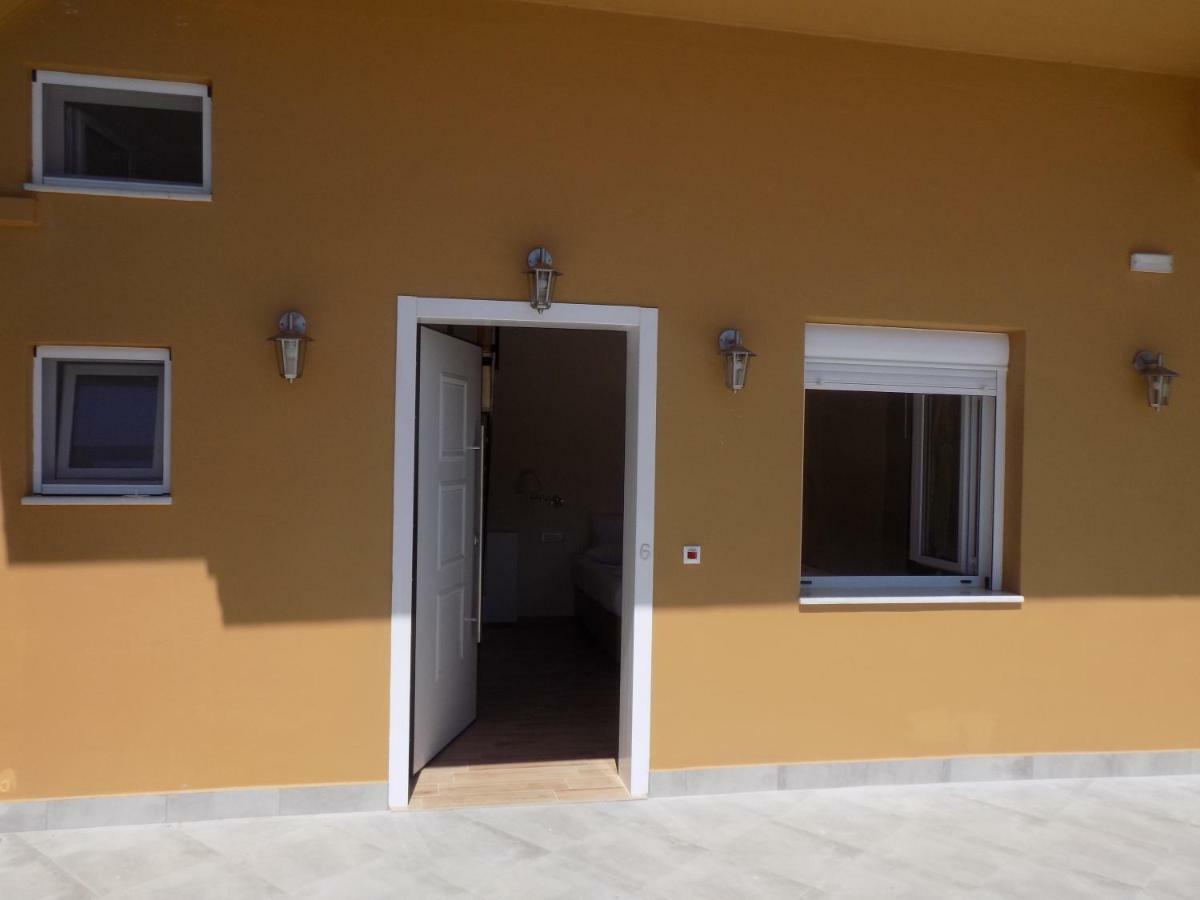 Souvlakis Pool Suites Chania  Exterior foto